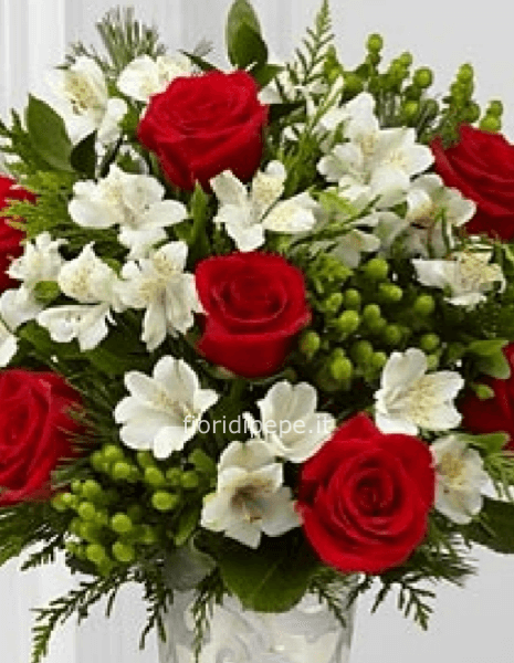 Bouquet di rose alstroemeria e iperico