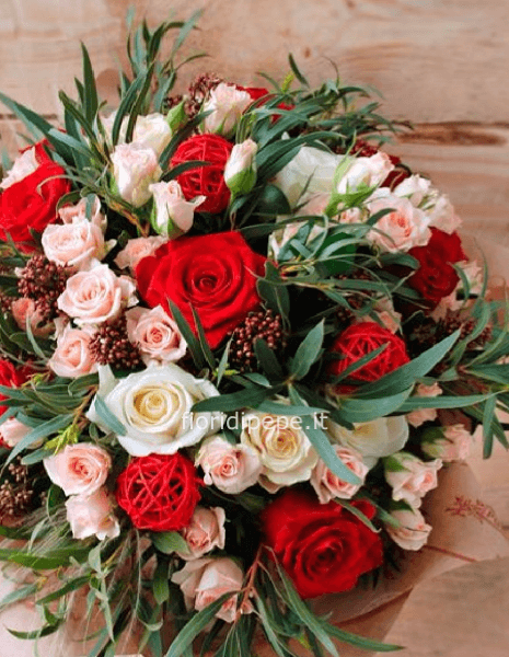 Bouquet laurea rose rosse e rosa